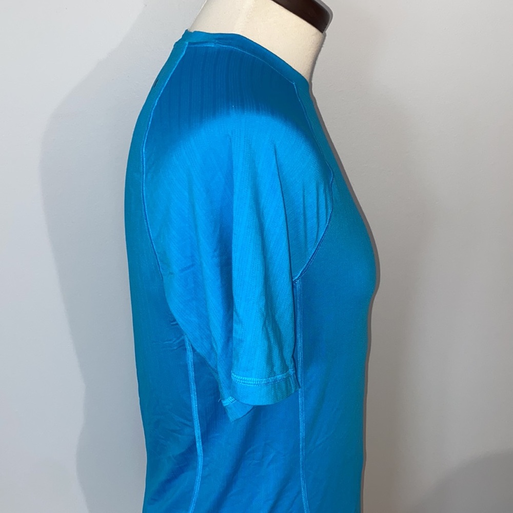 Lululemon Mens V Neck Tee - Picture 5 of 14